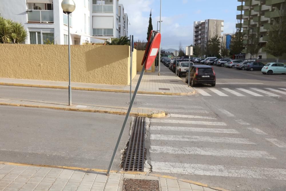 Vecinos del barrio de Sant Jordi denuncian  la situación de «abandono» que vive la zona