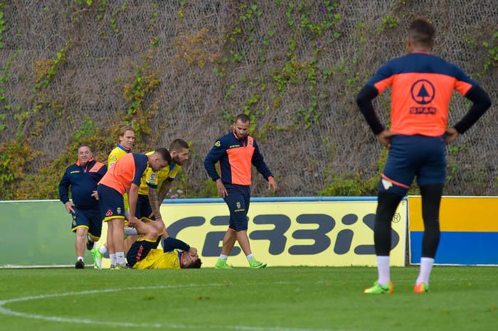 Entrenamiento de la UD Las Palmas, en Barranco ...