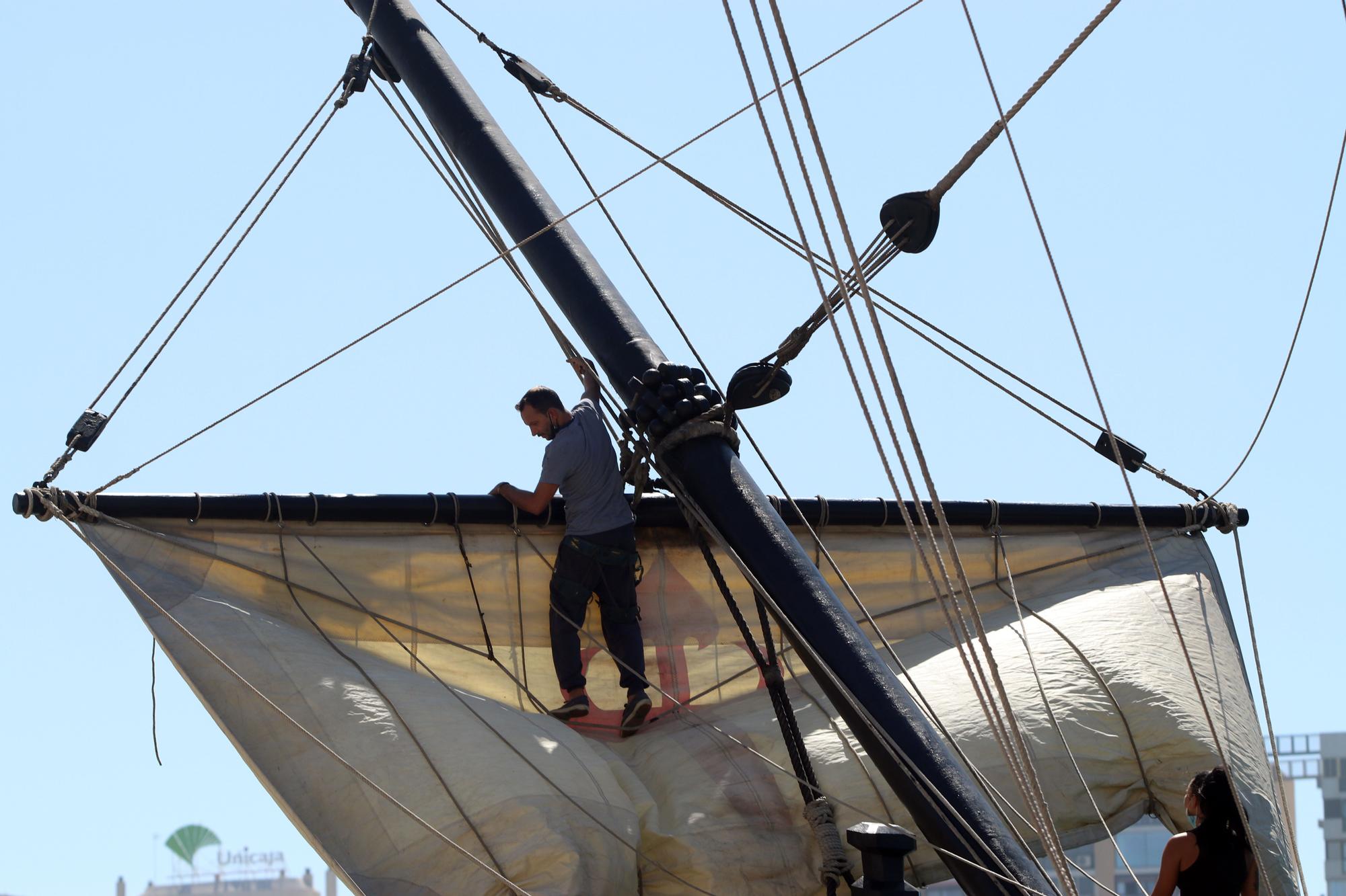 La nao Victoria hace escala en el puerto de Málaga