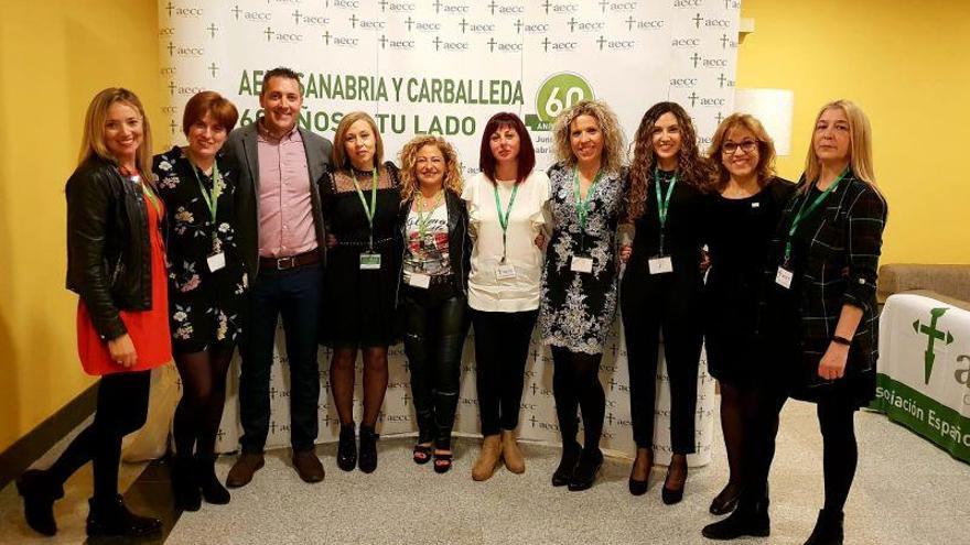 Integrantes de la AECC de Sanabria-Carballeda en la cena solidaria