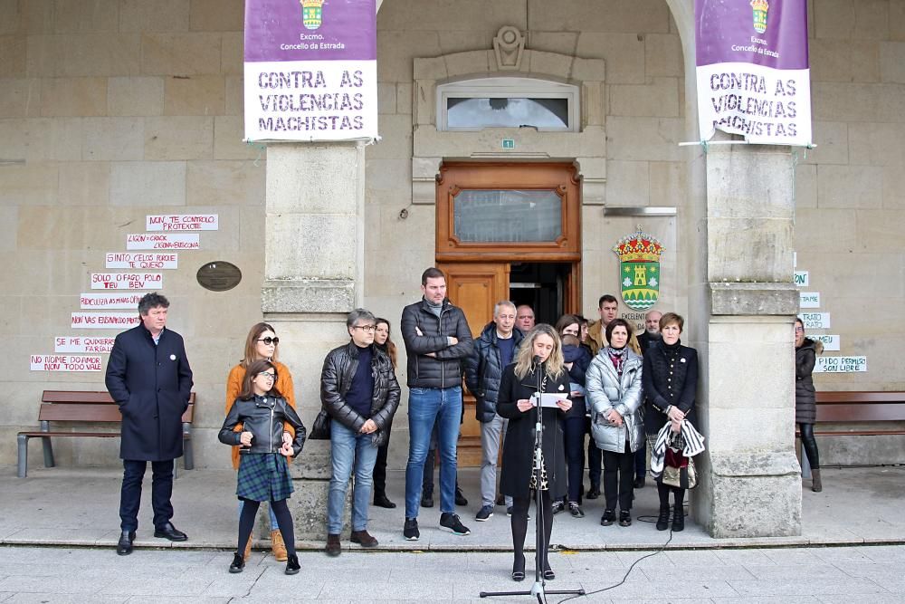 A Estrada protesta contra la violencia machista // Bernabé / J. Carlos Asorey