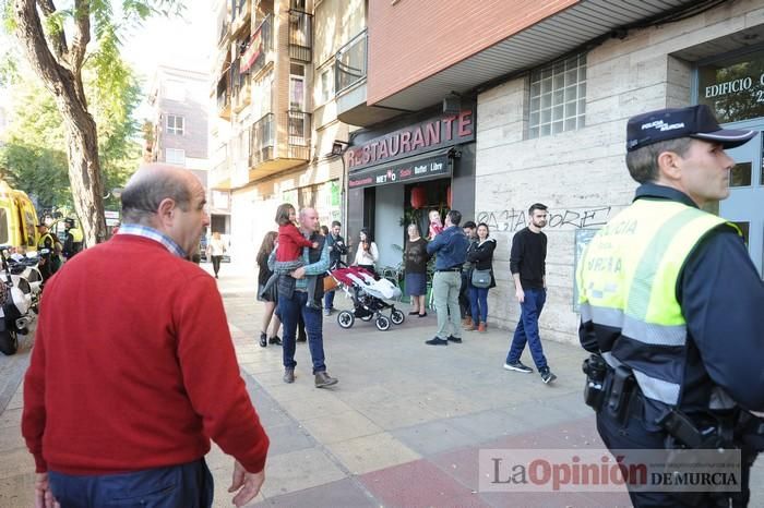 Un coche se estrella contra un restaurante