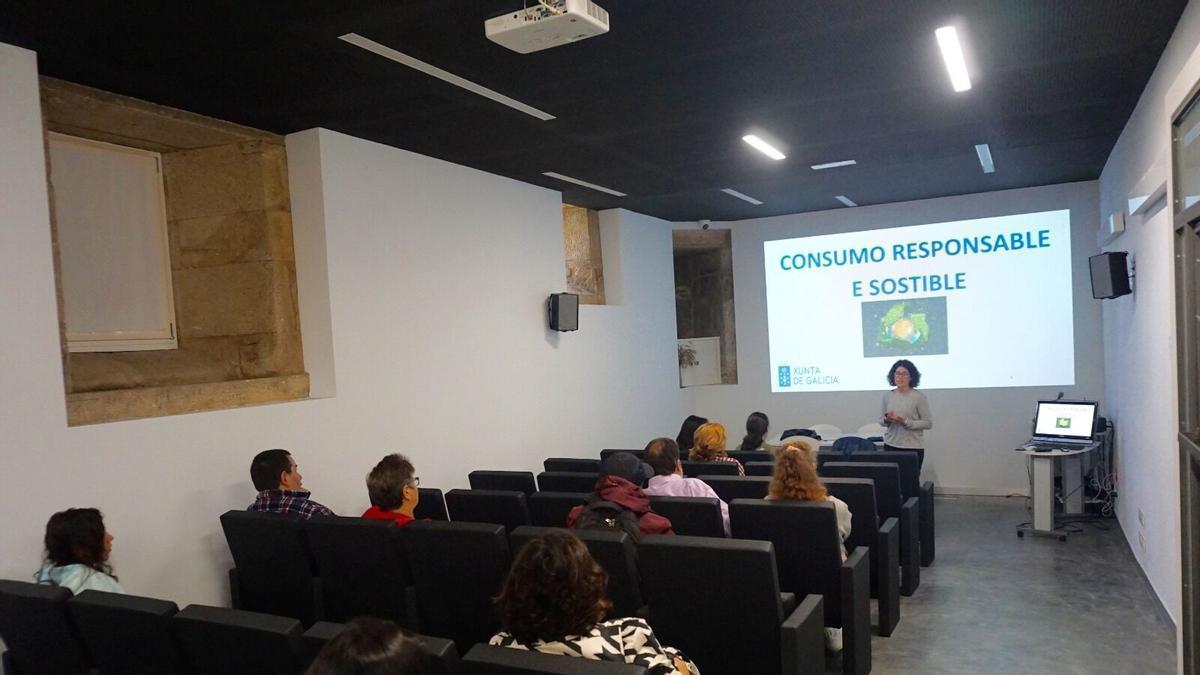 Una charla del Instituto Galego de Consumo en Lalín
