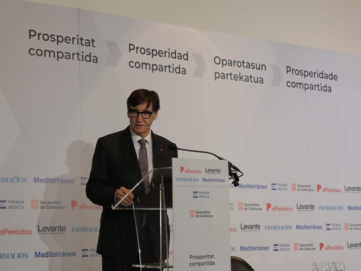 El desayuno informativo de Salvador Illa, en imágenes