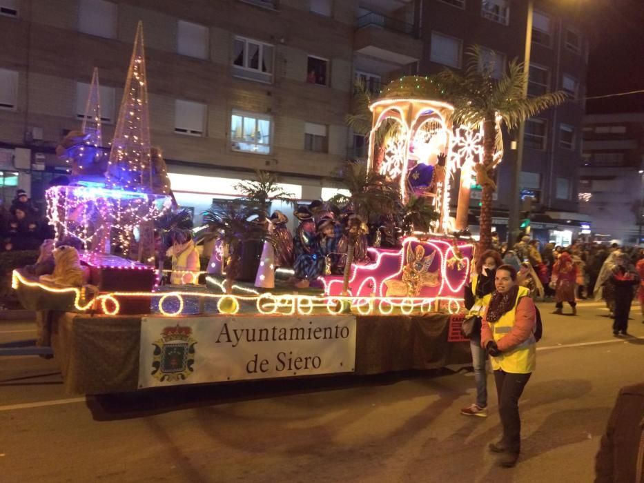 Cabalgata de los Reyes Magos en Lugones