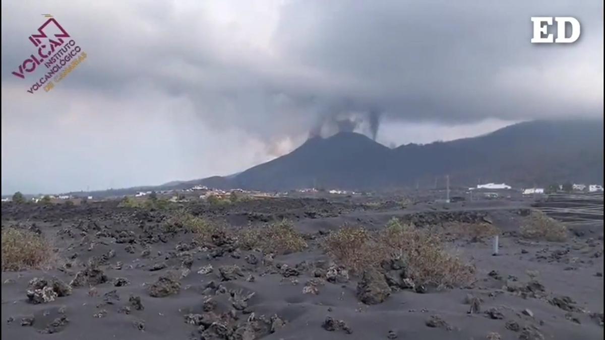 El volcán de La Palma visto desde Caños de Fuego