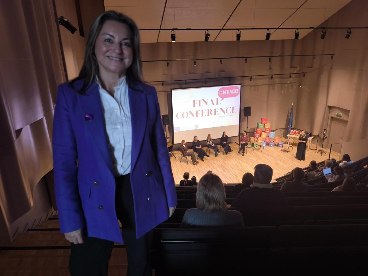 La directora de la UNED de Dénia, Raquel Martí