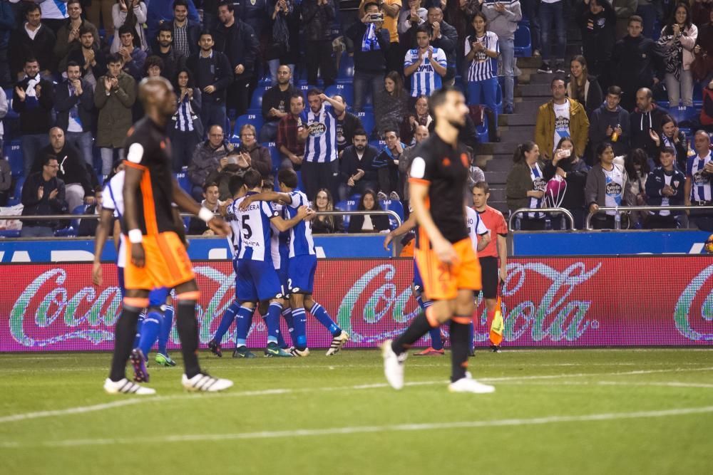 Un Çolak notable librea el ataque con un gran gol y un error suyo propicia el empate (1-1).