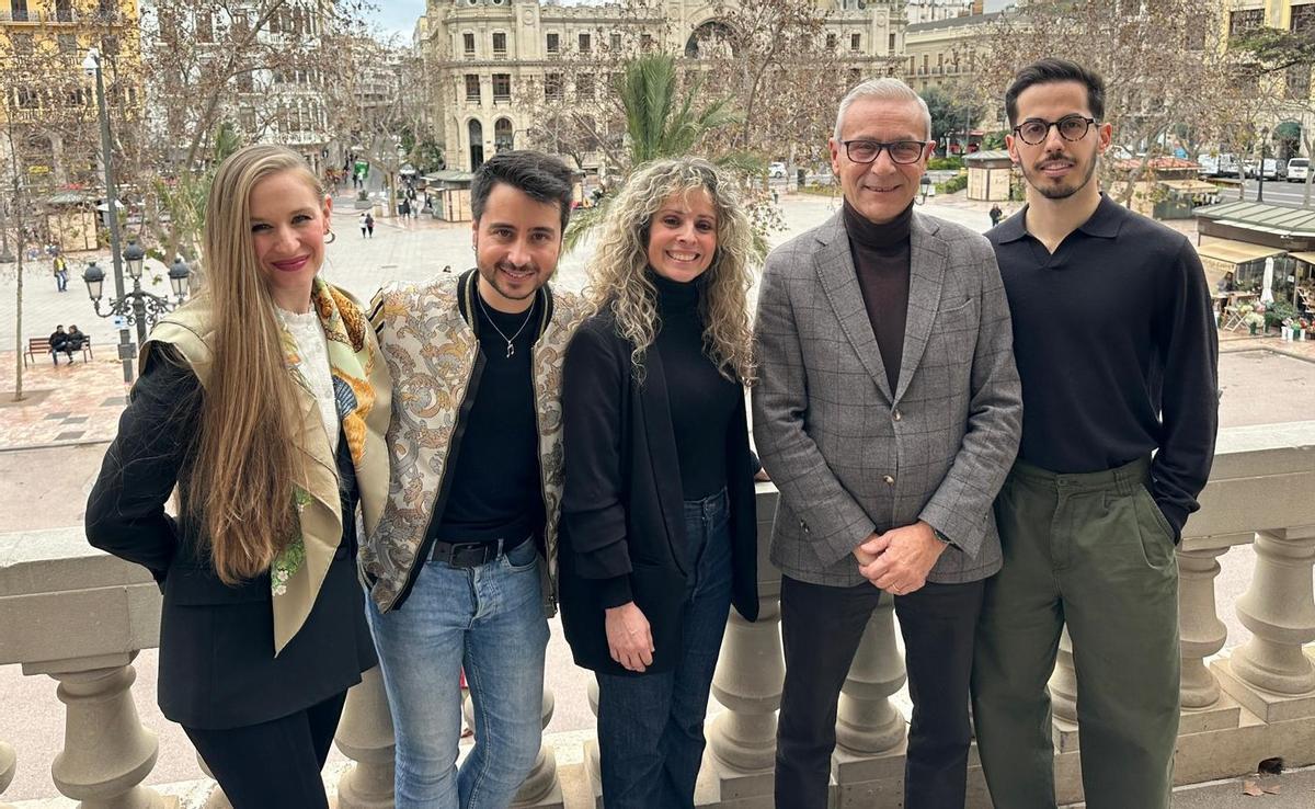 Rocío Mora, Víctor Lucas, Mamen Mengó, Santiago Ballester e Ismael Turel