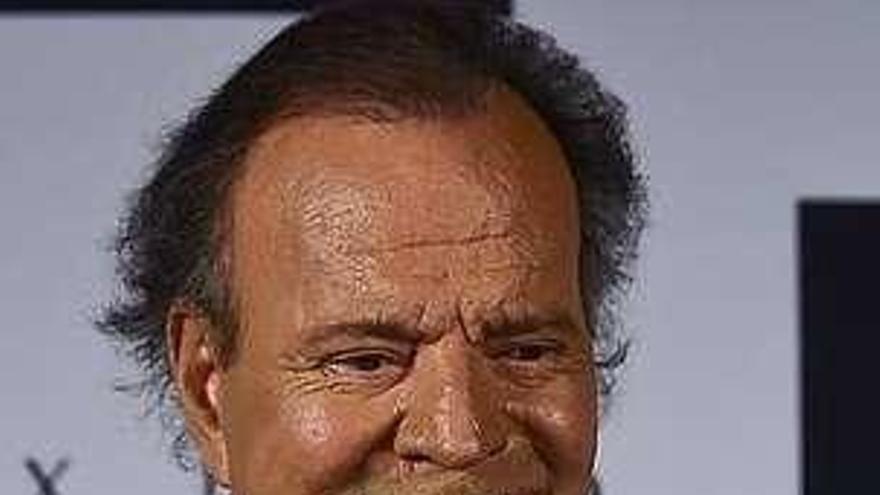 Julio Iglesias.