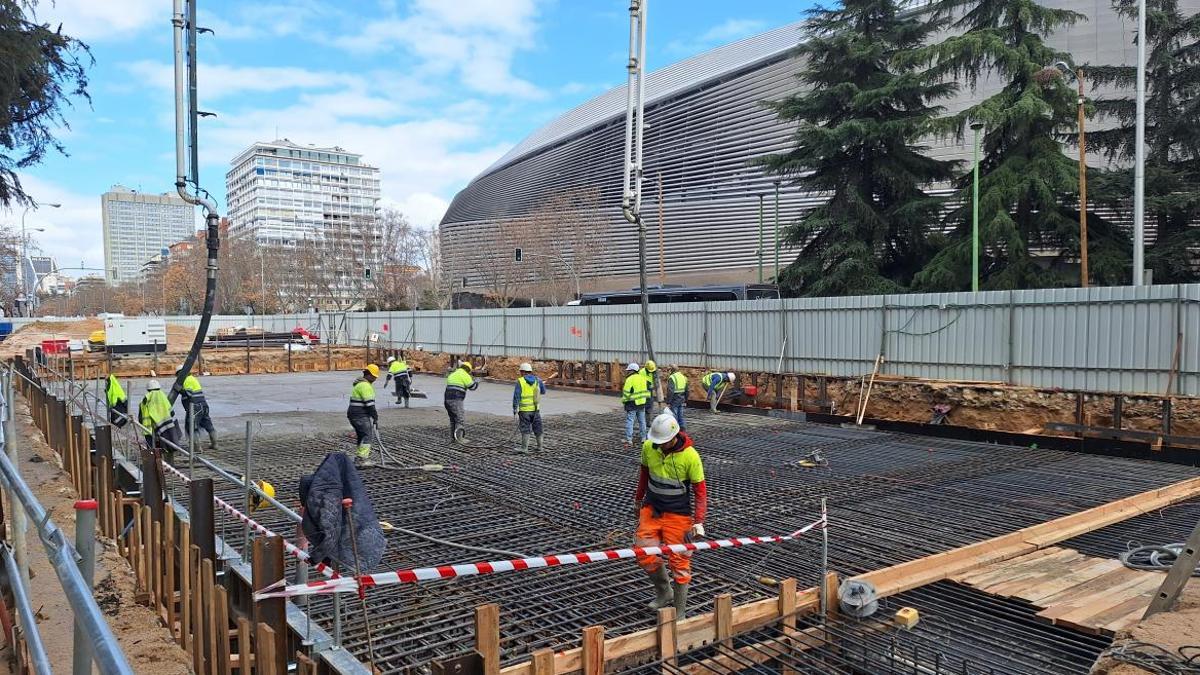 La Comunidad de Madrid ejecuta el 25% de las obras de la nueva estación de Metro Santiago Bernabéu, que será inaugurada en 2027.