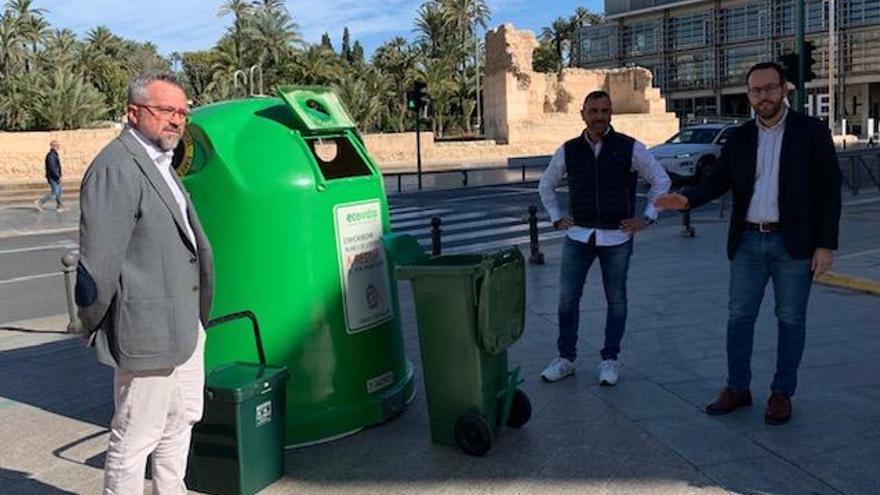 Los hosteleros de Elche tendrán contenedores gratis para reciclar vidrio