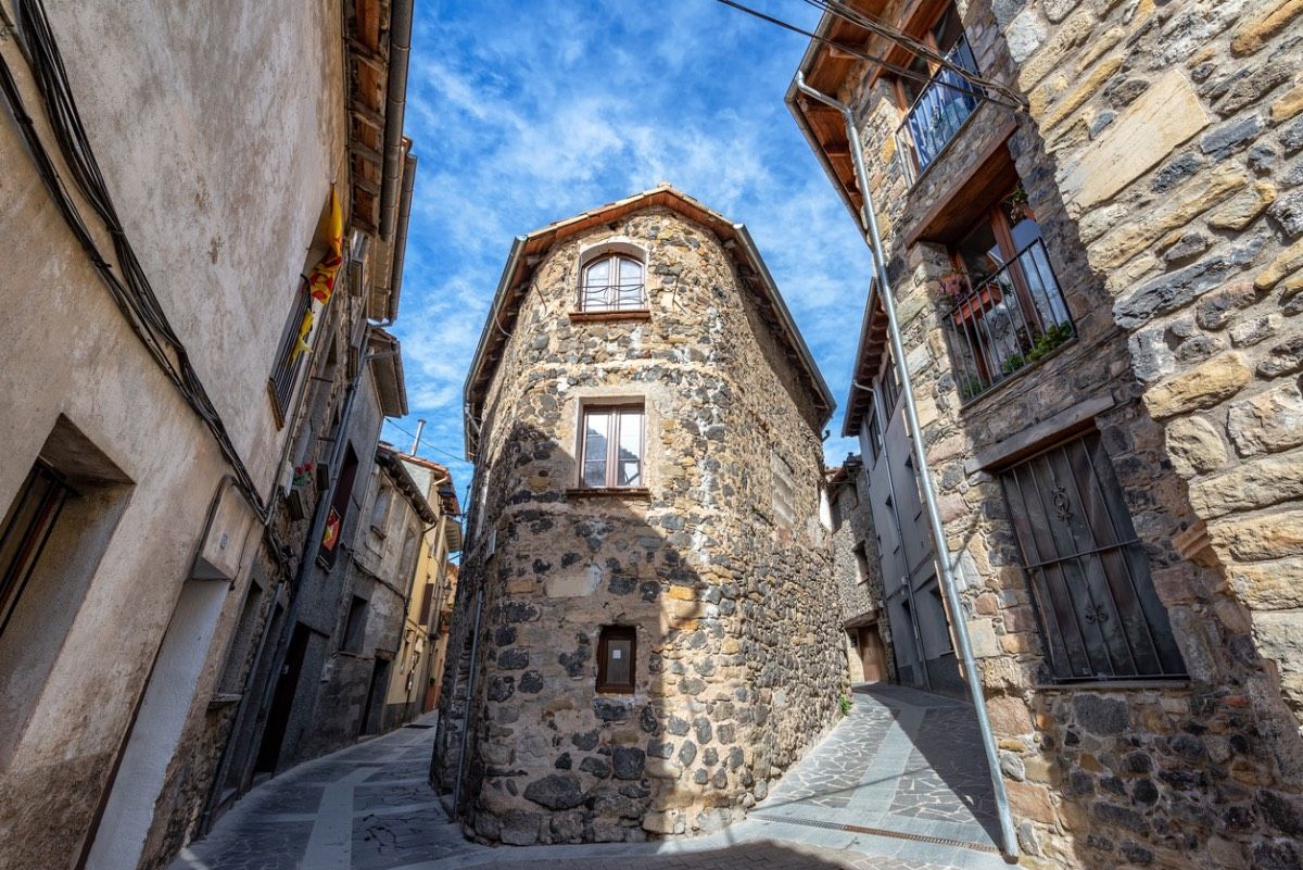 Las calles estrechas de Castellfollit de la Roca