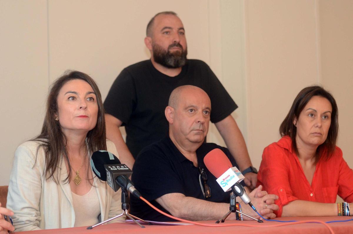 La portavoz del PP y otros ediles en una comparecencia.