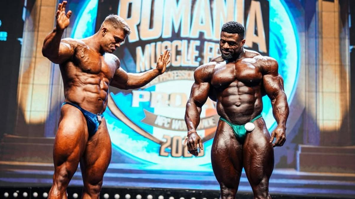 Joan Pradells, junto a Andrew Jacked en Rumanía