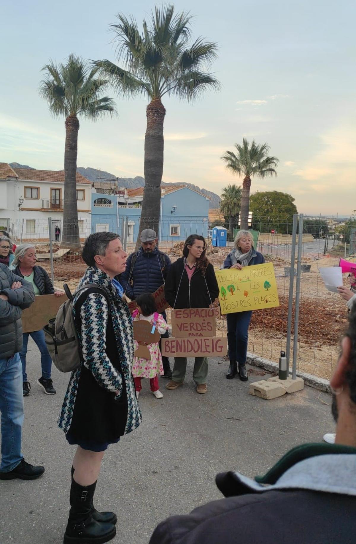 La protesta de los vecinos: quieren más árboles y menos hormigón en las plazas