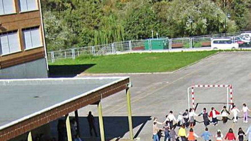 El patio del colegio Alejandro Casona.