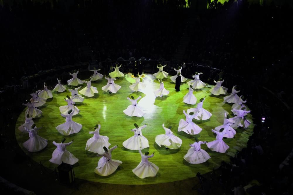 Turquía - El Sema, ceremonia mevlevi.