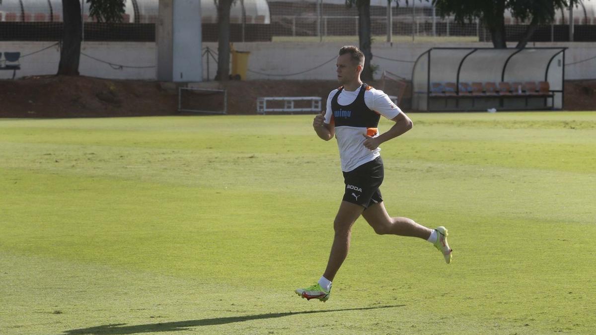 Cheryshev entrena en solitario en Paterna