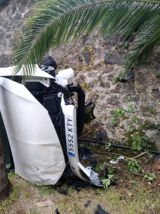 Un joven de 17 años, grave tras caer con su coche a una vivienda de Valldemossa