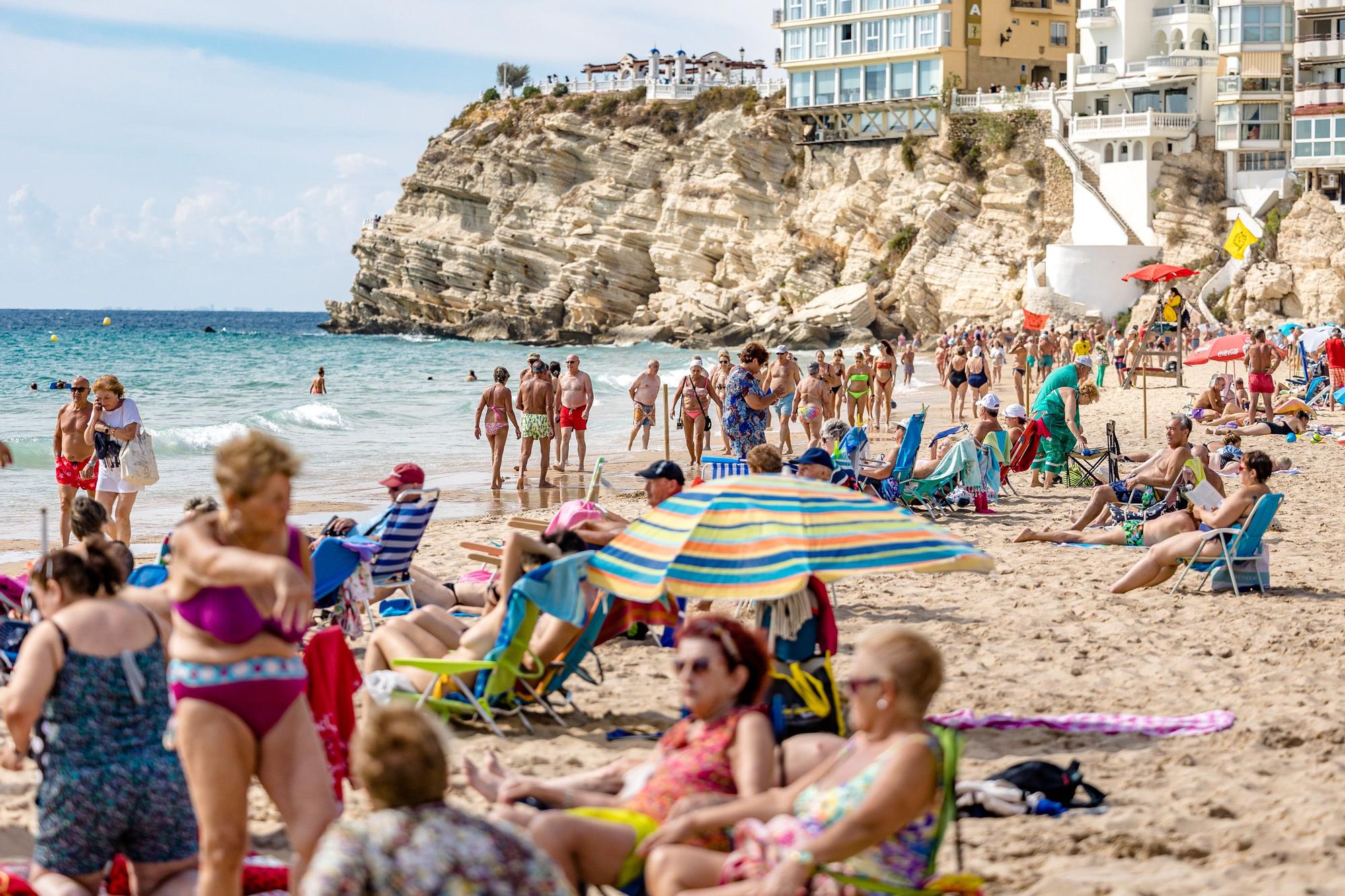 Benidorm llena en el puente y la hostelería se sitúa en cifras similares a Semana Santa