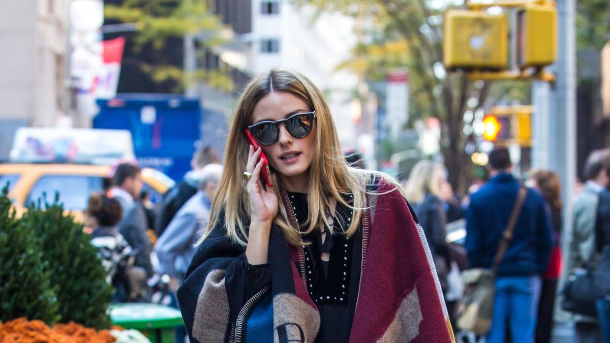 Diez looks de abrigo de Olivia Palermo que todas deseamos tener