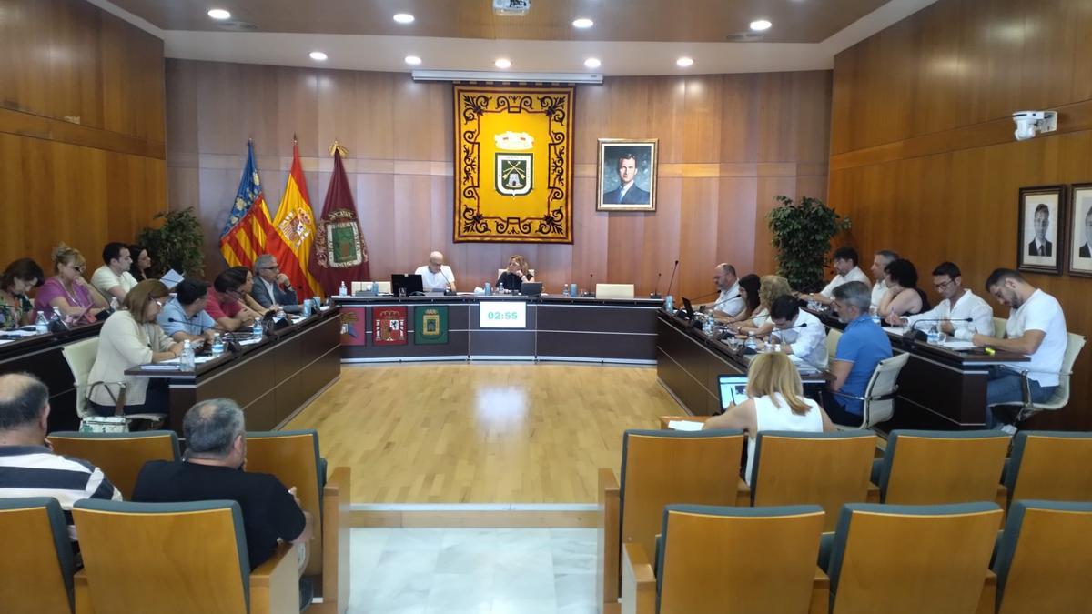 El pleno celebrado en el Ayuntamiento de Calp.