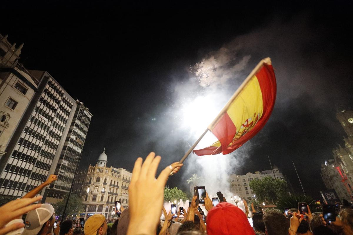 Euforia en València por el triunfo de la Roja Euforia en València por el triunfo de la Roja