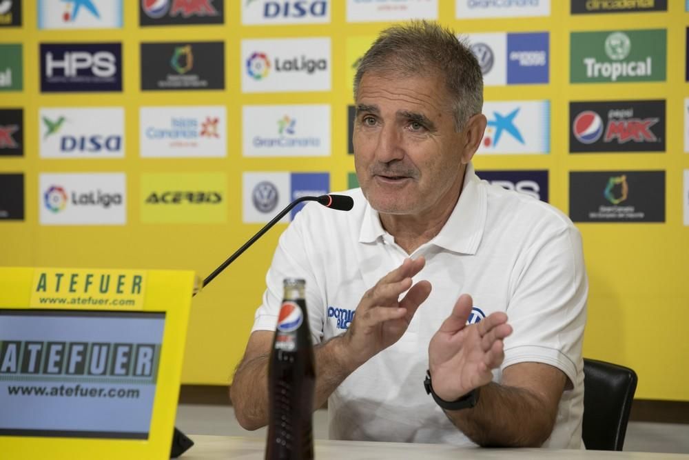 Rueda de prensa y salida de la UD Las Palmas para disputar el partido contra el Reus