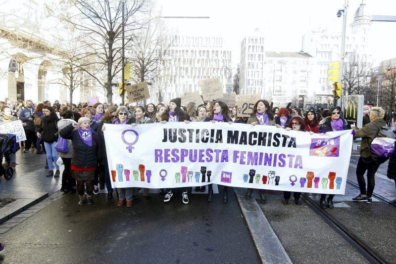 Manifestación contra la violencia machista en Zaragoza