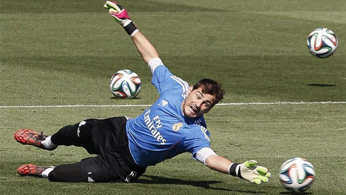 Iker Casillas, en un entrenamiento con el Real Madrid