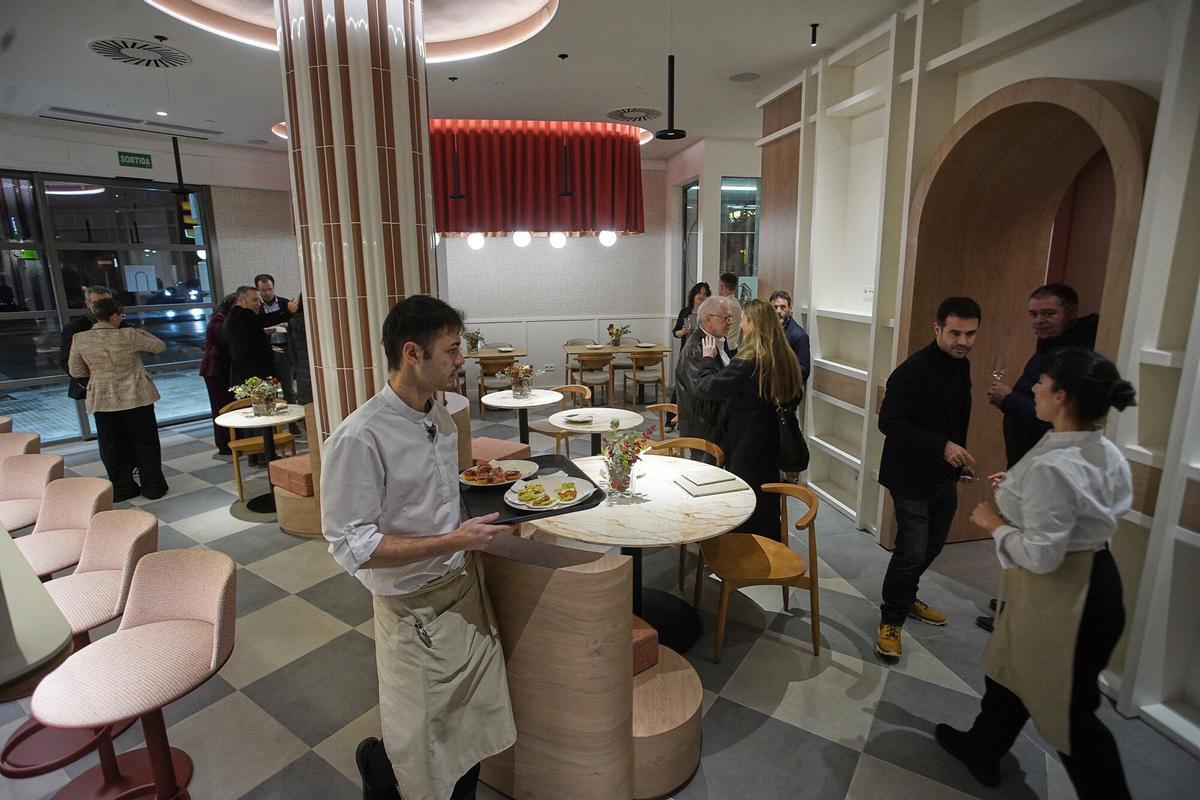 Girona Inauguració del restaurant cafeteria hotel Ultonia