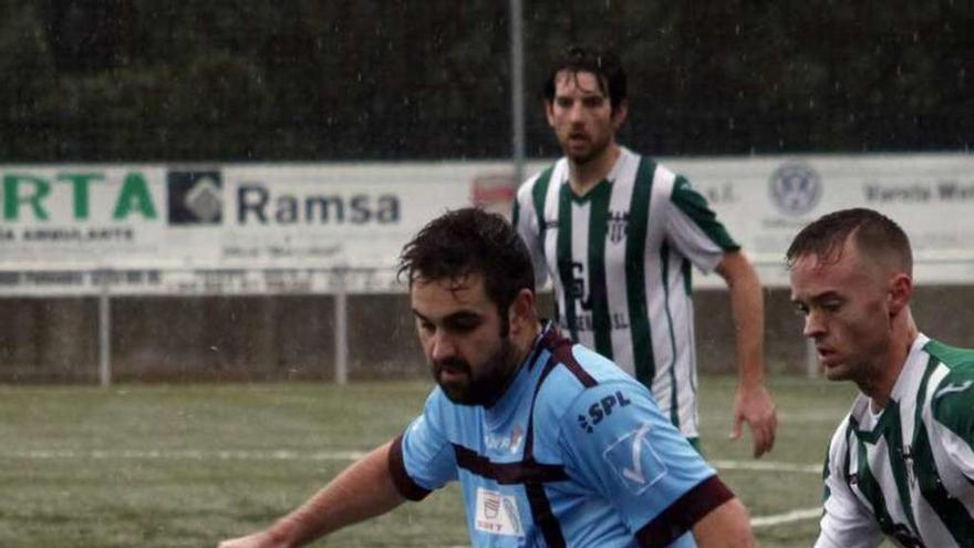 Brais Calvo anotó dos tantos, ayer, en Vilagarcía. // Bernabé/Luismy