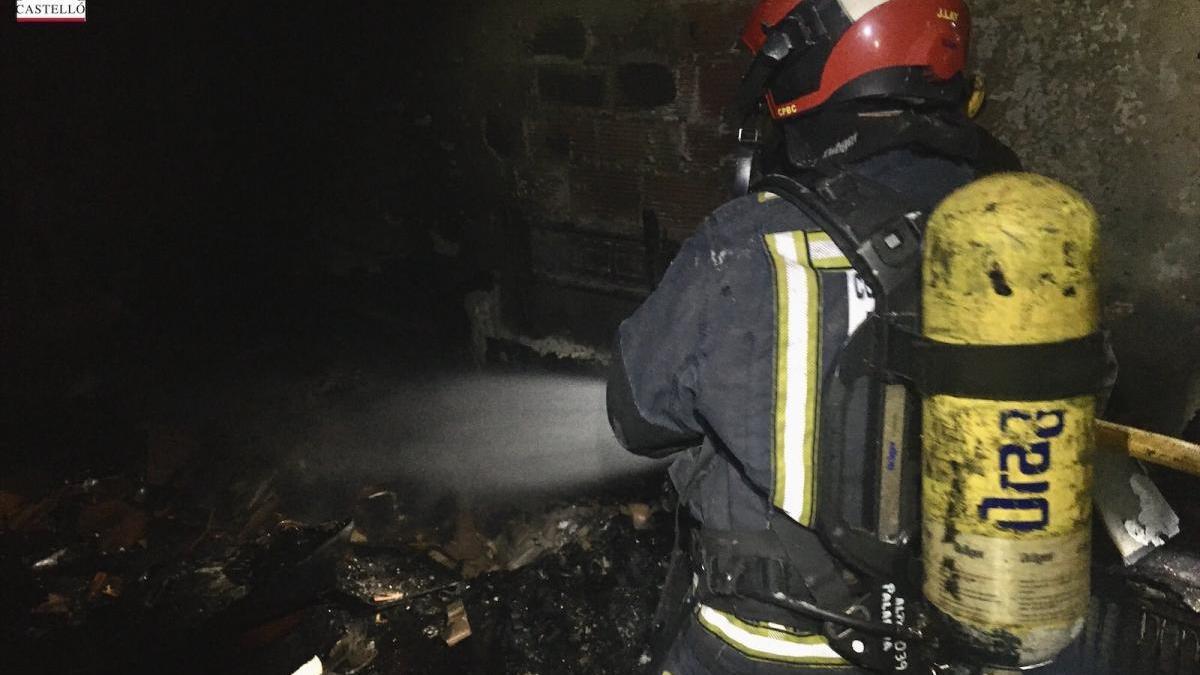 Fallece una mujer y desalojan a 40 personas por un incendio en una vivienda de Segorbe
