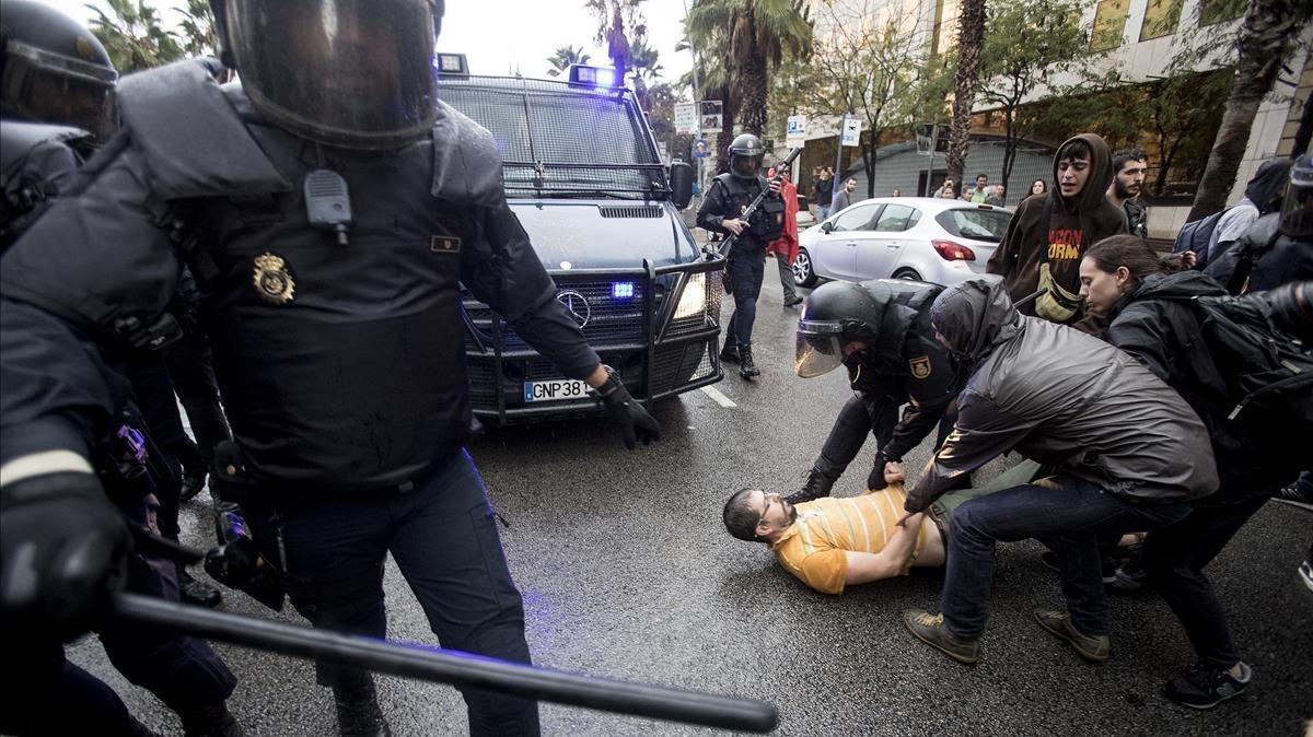 zentauroepp40371610 barcelona  01 10 2017 politica referendum 1 o elecciones la 171001164737