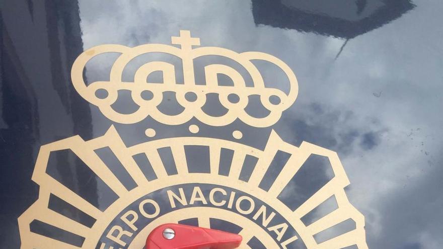Rescatado un bebé encerrado en un coche en Badajoz