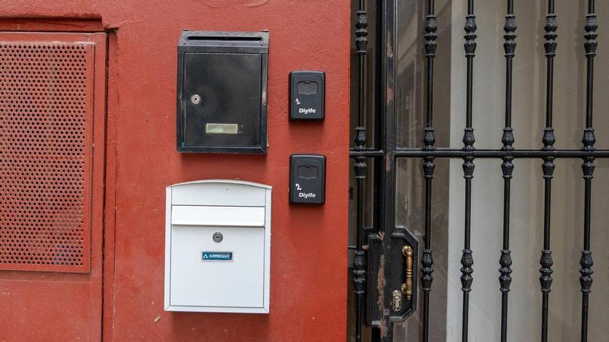 El TC avala la ley catalana que permite que las licencias de pisos turísticos dejen de ser perpetuas