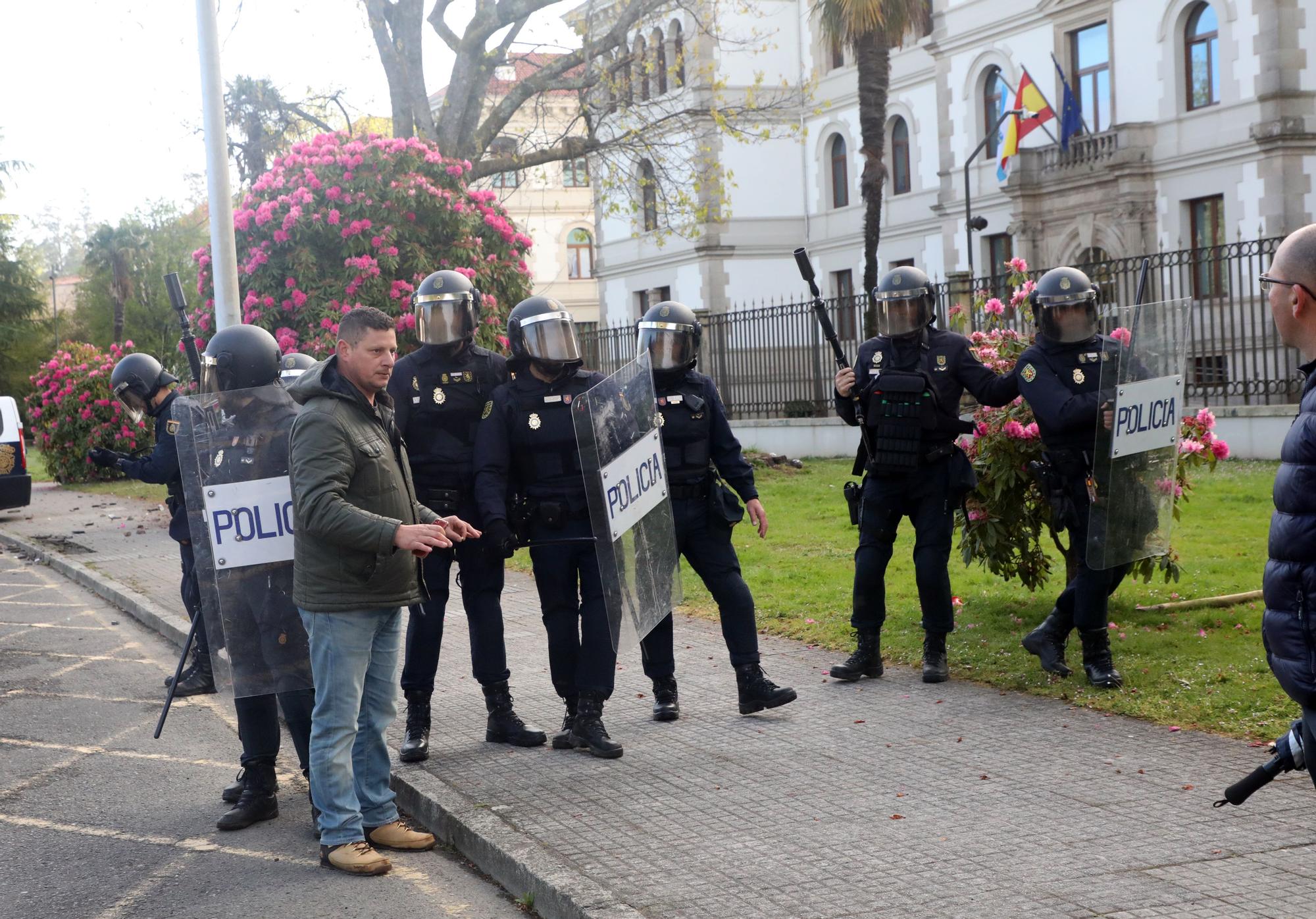 Carga policial en la protesta de bateeiros en Santiago