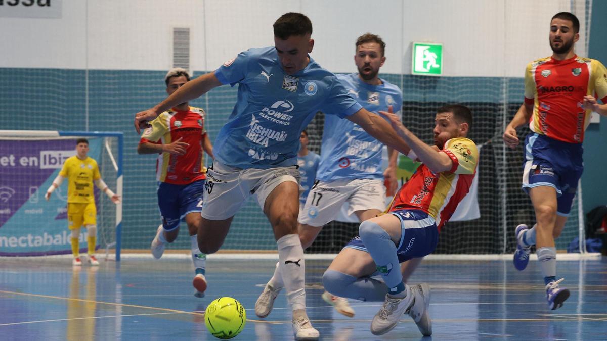 Usama intenta zafarse de un rival