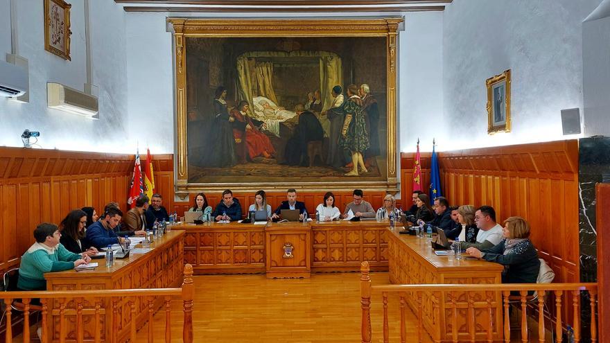 Caravaca reivindica al Ministerio del Interior que mejore los medios humanos y materiales de la Comandancia de la Guardia Civil