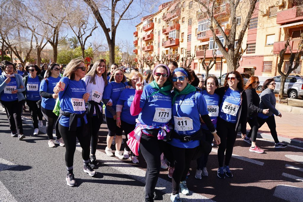 Imágenes del recorrido de la Carrera de la Mujer: avenida Pío Baroja y puente del Reina Sofía (II)