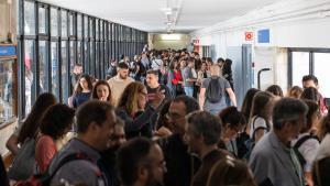 La Generalitat demana disculpes i no descarta repetir les proves de les oposicions: «Hi ha incidències molt greus»