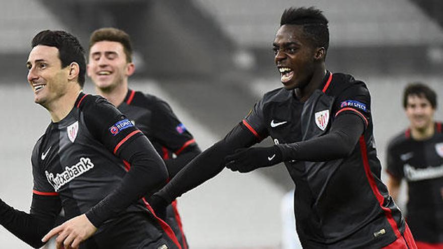 Aduriz celebra su gol en Marsella.