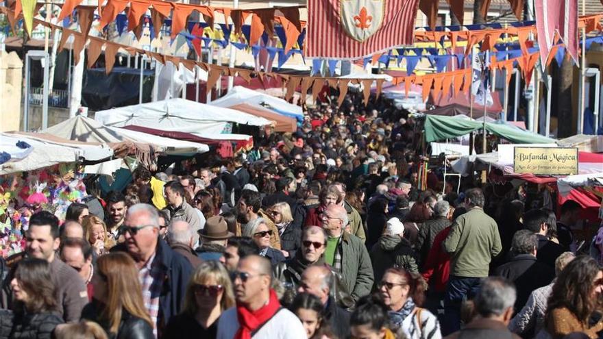 Facua pide al Ayuntamiento que &quot;no mire hacia otro lado&quot; en el Mercado Medieval