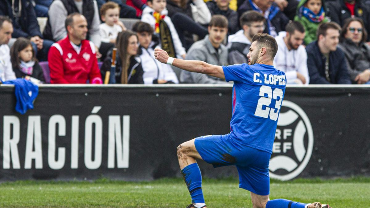 Cristian López celebra su gol ante el Intercity.