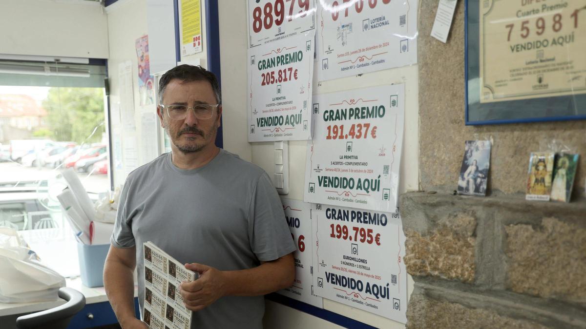 Xan da Cruz, vendedor de Lotería Nacional de Cambados.