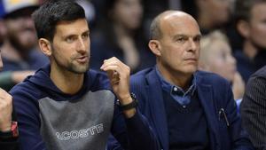 Djokovic, de espectador, en un reciente partido de la NBA.