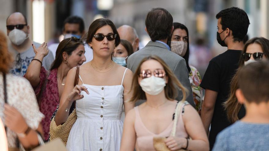 La quinta ola empieza a remitir en Málaga, que contrae la tasa más de 60 puntos