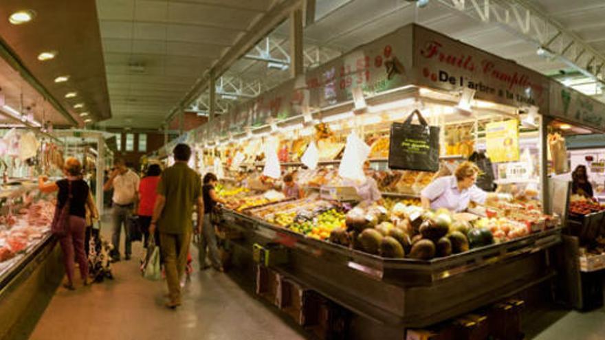 L&#039;interior del mercat del Lleó.