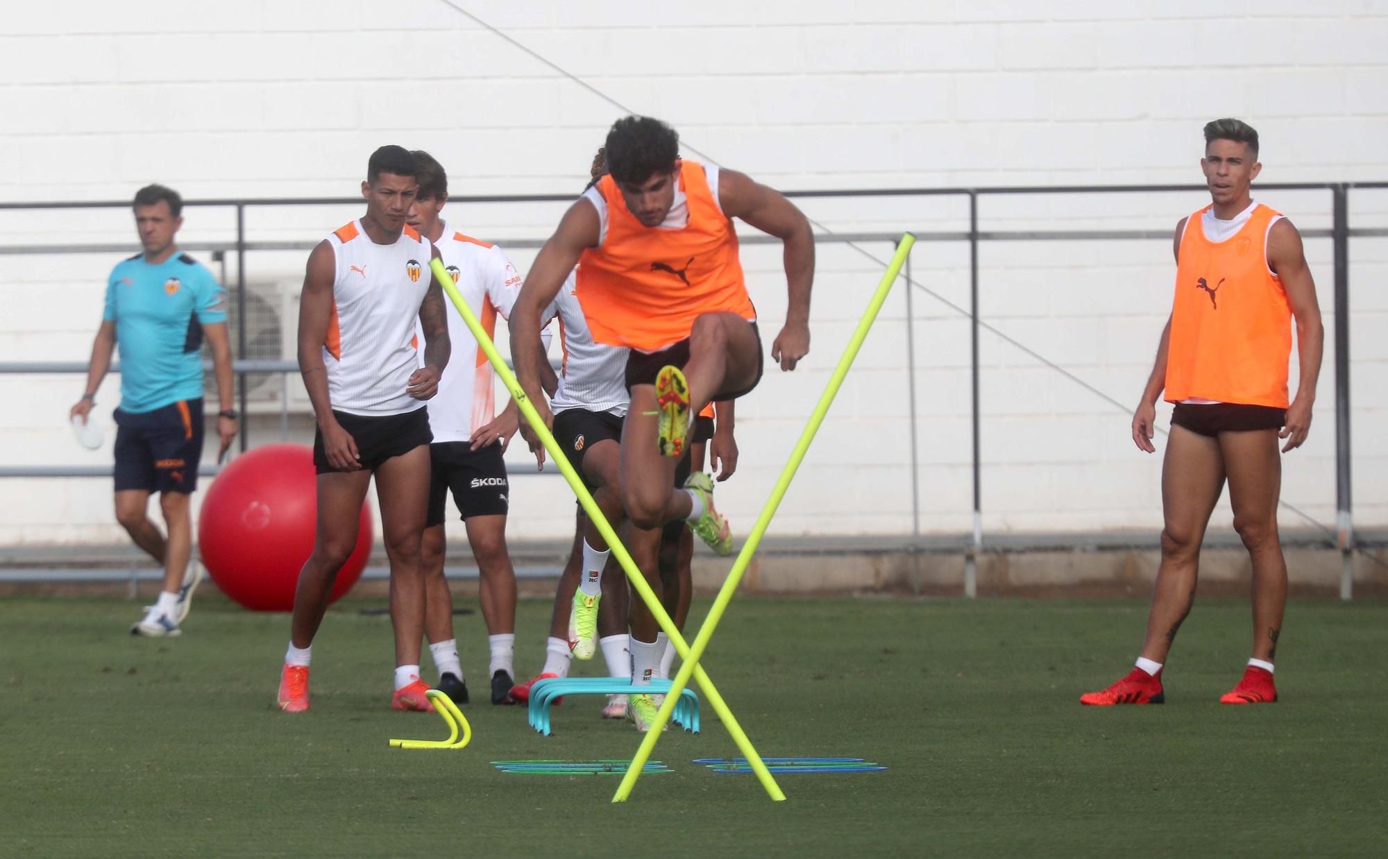 Entrenamiento del Valencia previo al partido frente al Sevilla